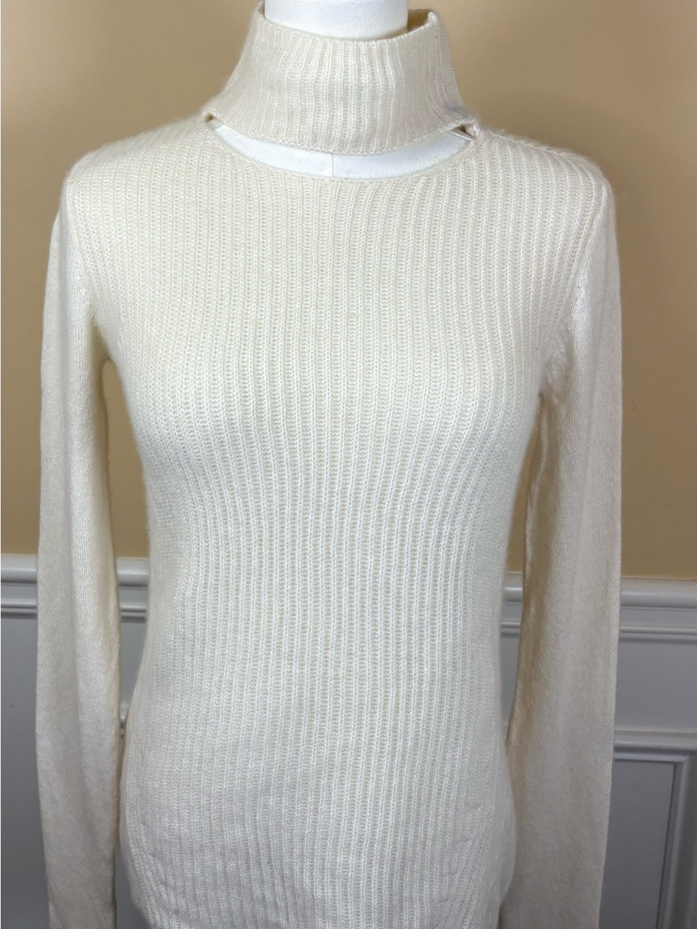 🤍 Elie Tahari 100% Cashmere Split Turtleneck Sweater Ivory XS